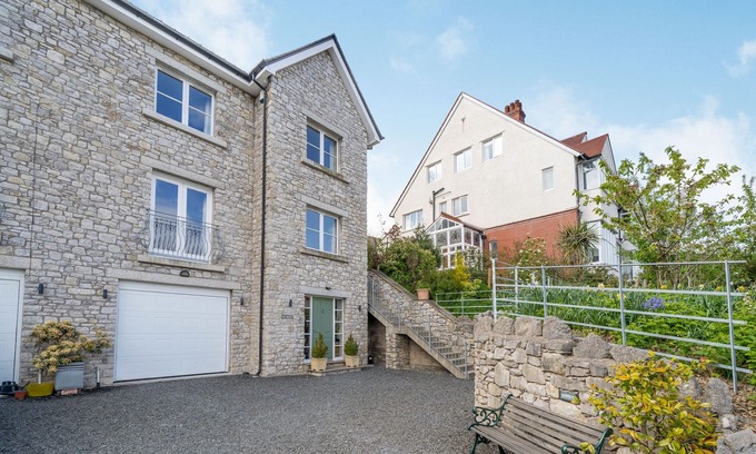 Grange-over-Sands Cottage | HILLBERRY, family friendly, with a garden in Grange-Over-Sands