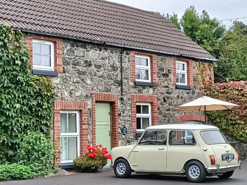 Carrickfergus House | Hillcrest Cottage