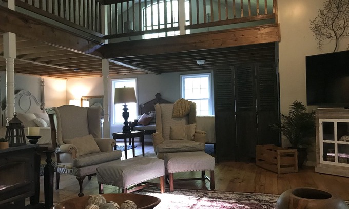 Baxter House | Hillside Loft at Window Cliff Valley at Burgess Falls