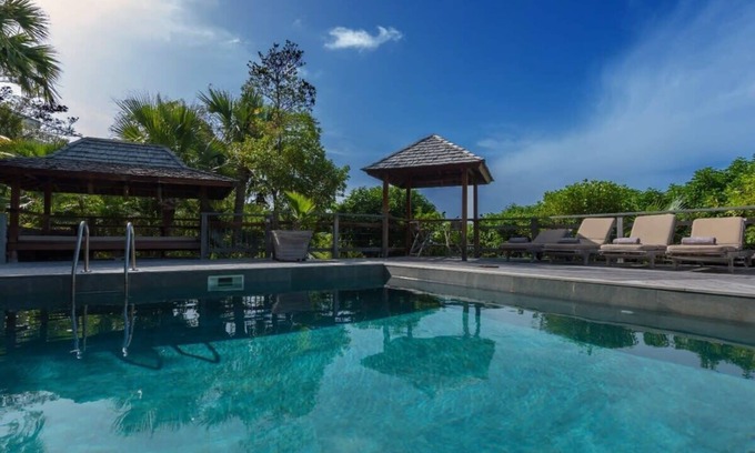 Lurin Villa | Hillside Paradise Villa Overlooking Flamands Beach