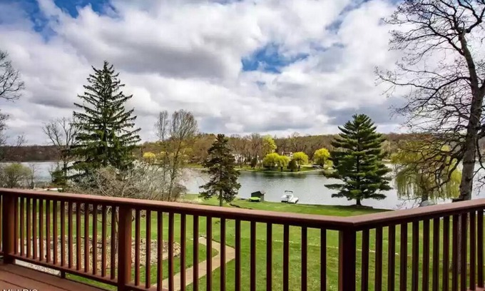 Union House | Hilltop Haven: Large/Private Home, Baldwin Lake (Union, MI) w/ INCLUDED Pontoon