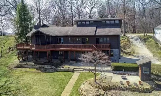 Union House | Hilltop Haven on Baldwin Lake (Union, MI) w/PONTOON