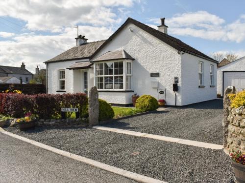 Milnthorpe House | Hillview