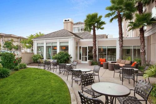 The East Side Hotel | Hilton Garden Inn San Francisco Airport North