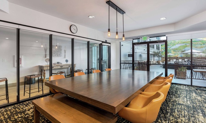 Downtown Hotel | Hilton Garden Inn Davis Downtown