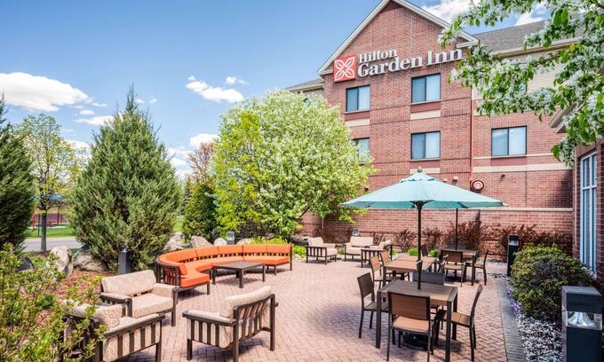 Maple Grove Hotel | Hilton Garden Inn Minneapolis - Maple Grove