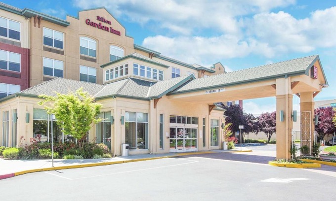 San Leandro Hotel | Hilton Garden Inn Oakland/San Leandro