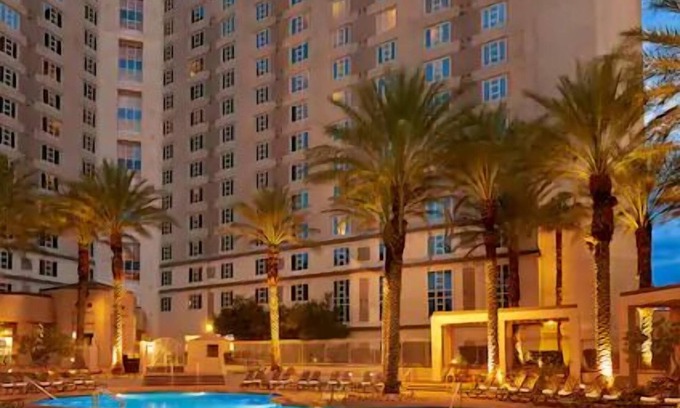 Las Vegas Condo | Hilton Grand Vacations Club on Paradise - 2 Bedroom