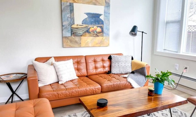 San Anselmo Apartment | Hip and chic one bedroom apartment.