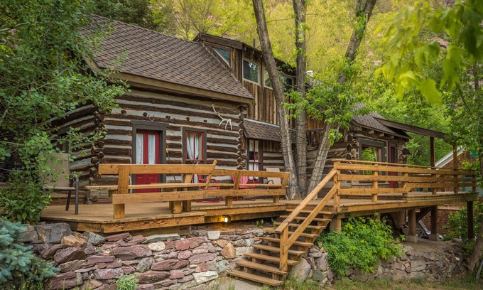 Ouray Cabin | Historic Cabin-Near Downtown-Pet Friendly-Front Porch with Amazing Views!