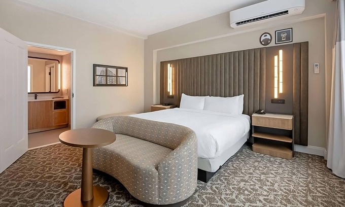 Downtown Tampa Hotel | Historic Charm with Modern Luxury! Experience Tampa