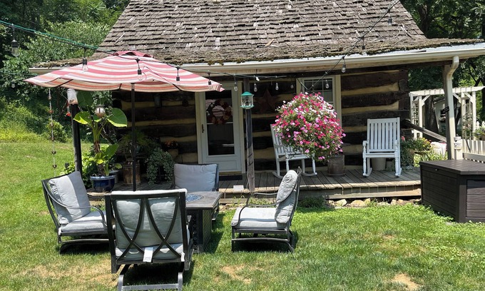 Zanesville Cabin | Historic, cozy cabin at Headley Inn Winery & Vineyard with WiFi, AC & Fireplace