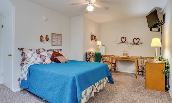 Delphi Apartment | Historic Delphi Studio: Walk to Main St & Creek!