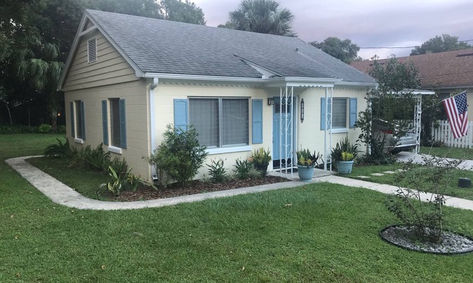 Mount Dora House | Historic District Bungalow - Easy Walk to Downtown