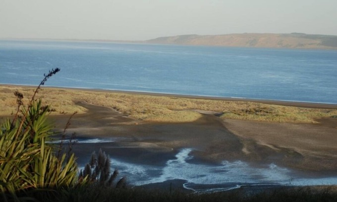 South Head Cottage | Historic Farm Cottage with spectacular harbour/rural views