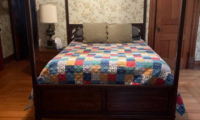 Ottawa House | Historic Home 15 min from Starved Rock - Selah House