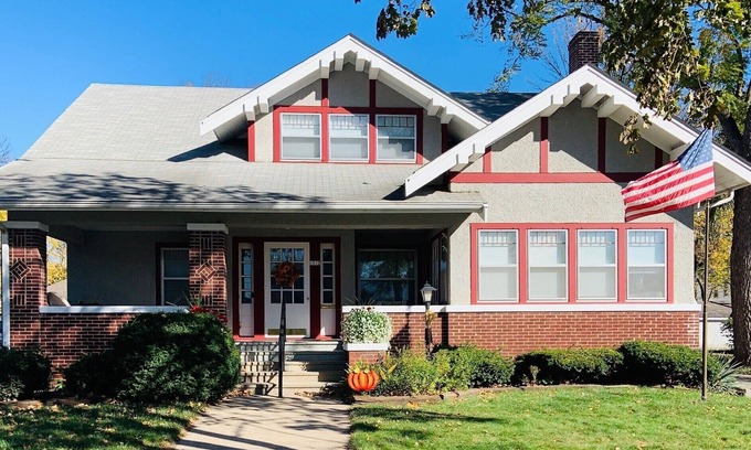 Perry House | Historic Home in the Heart of Perry