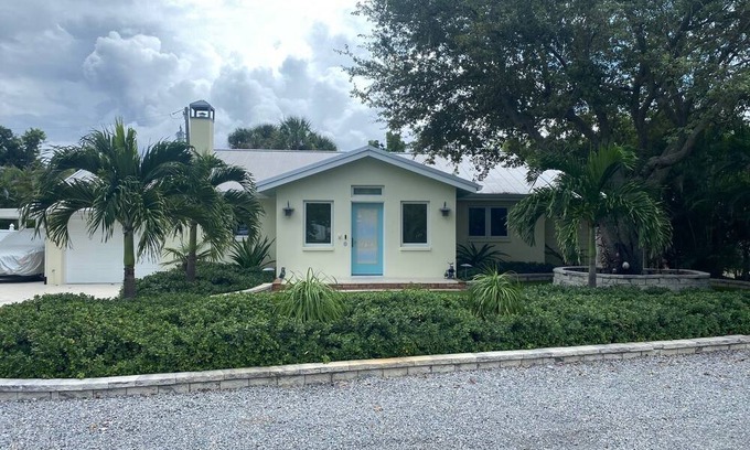Downtown Boca Grande Historic District House | Historic Home - No Stairs - 4BD/4BTh - In the Village of Boca Grande - Sleeps 10