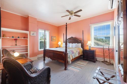 Cedar Key Apartment | Historic Island Hotel