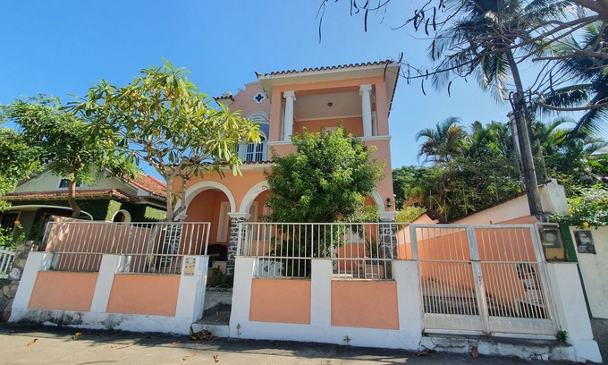 Porto da Madama House | Historic mansion in front of Tamoios beach