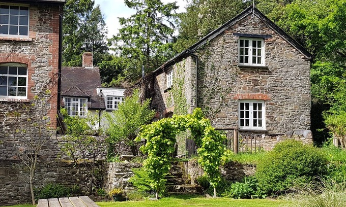 Worlington Cottage | Historic Watermill Cottage between Dartmoor and Exmoor with 4 acres of parkland