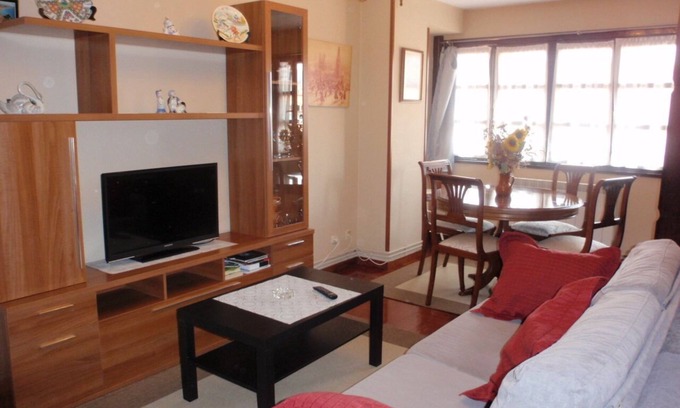 Old Town Apartment | Historical Center, Together City Hall, Cathedral and Fontán, Wiffi