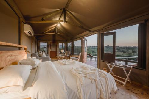 Paterson Cabin | Hlosi Game Lodge - Amakhala Game Reserve