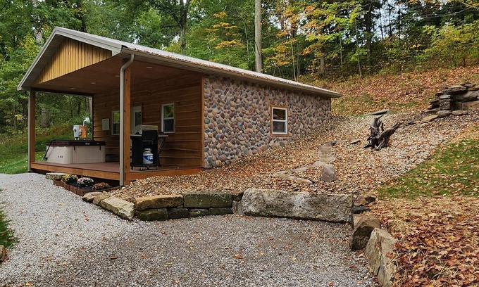 Rockbridge Cabin | Hocking Hills (Buck Crossing Retreat)