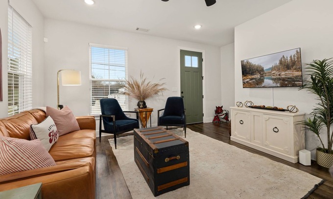 Fayetteville House | Hog Haven - 2 mi to UofA 1 mile to Downtown