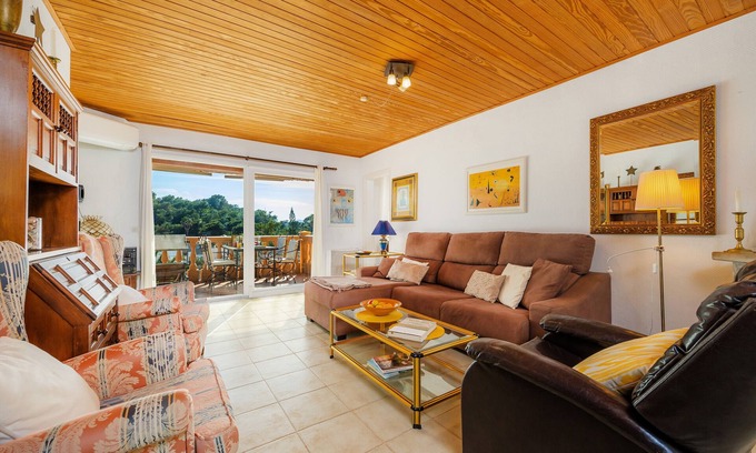 Cala Anguila-Cala Mendia House | Holiday Home "Strandfinca Cala Romantica" with Sea View, Private Garden and Wi-Fi