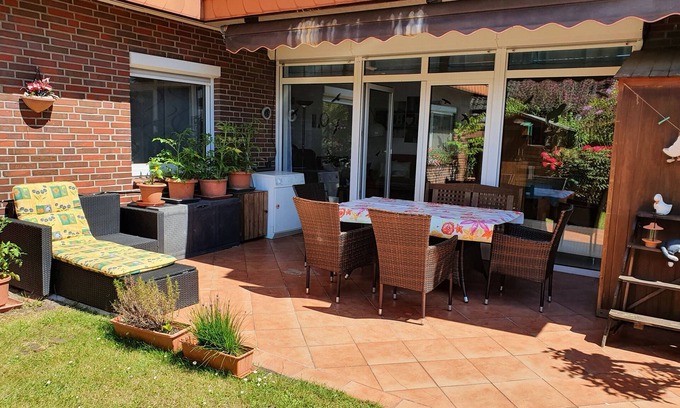 Ekernermoor Apartment | Holiday Apartment "Erika" with Private Terrace, Private Garden and Wi-Fi