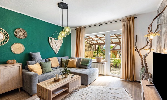 Homberg Apartment | Holiday Apartment 'Unit 1' with Private Terrace and Wi-Fi