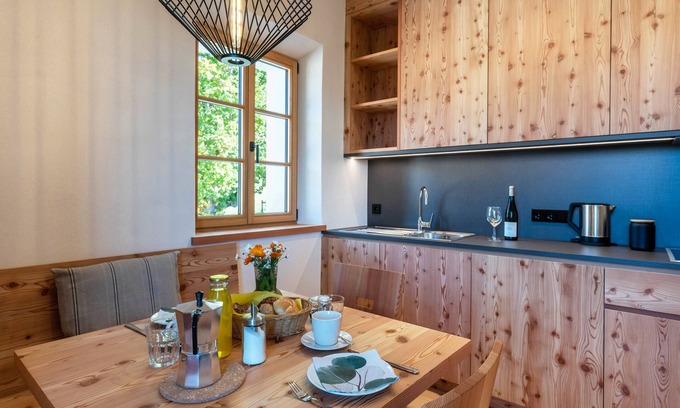 Petersberg Apartment | Holiday Apartment Hof im Thal Apt Linde with Mountain View, Balcony & Wi-Fi