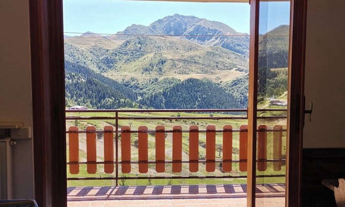 Prato Nevoso Apartment | Holiday Apartment 'Bilocale 200mt Dagli Impianti' near Slopes with Private Balcony