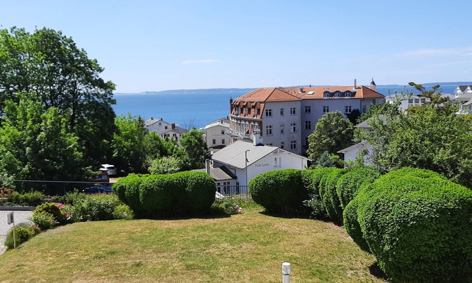 Sassnitz Apartment | Holiday Apartment "Villa Bella Vista - Meerblick 2" with Sea View, balcony & Wi-Fi