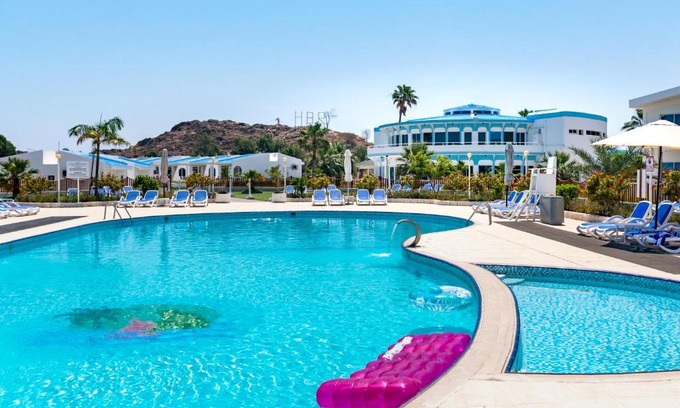 Al Kubus Hotel | Holiday Beach Resort