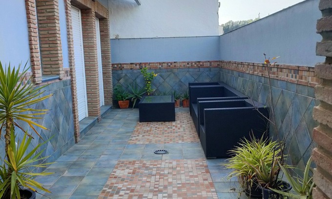 Los Angeles House | Holiday Home 'Pablo Picasso 9' with Mountain View, Wi-Fi and Air Conditioning