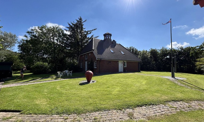 Emmelsbuell-Horsbuell House | Holiday Home 'Südfeddersbüll' with Shared Garden and Wi-Fi