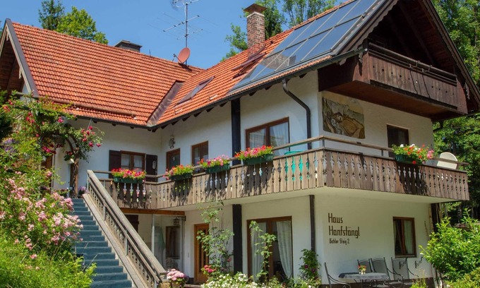 Bad Toelz Apartment | Holiday home 3 1 - Apartment Family Hanfstängl