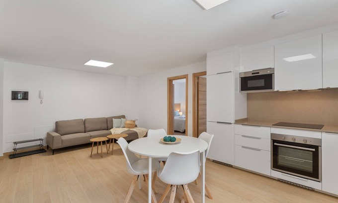 La Solana House | Holiday Home 'Casa De Vacaciones 2' with Mountain View and Wi-Fi