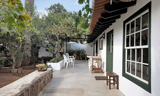 San Cristobal de La Laguna House | Holiday Home Casa Julia with Garden, Terraces & Wi-Fi