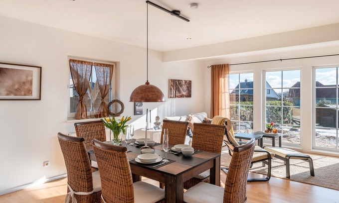 Marlow House | Holiday Home 'Casa Sea Breeze at Vogelpark Marlow' with Private Terrace and Private Garden