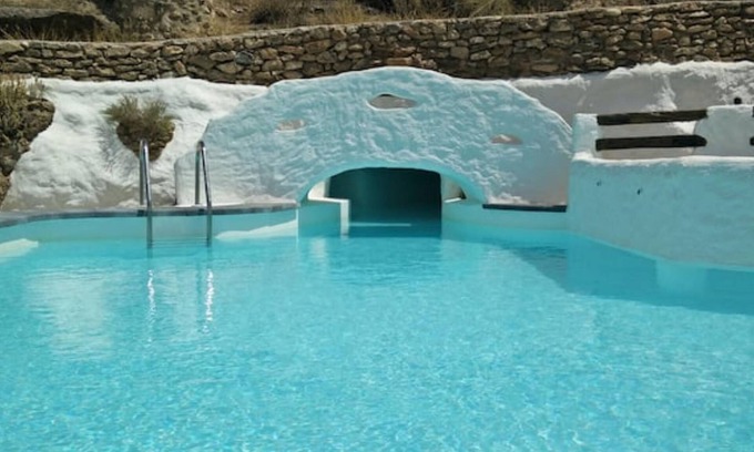 Los Balcones House | Holiday Home 'Cueva Balcones de Piedad - Laurel' with Terrace, Shared Pool & Wi-Fi