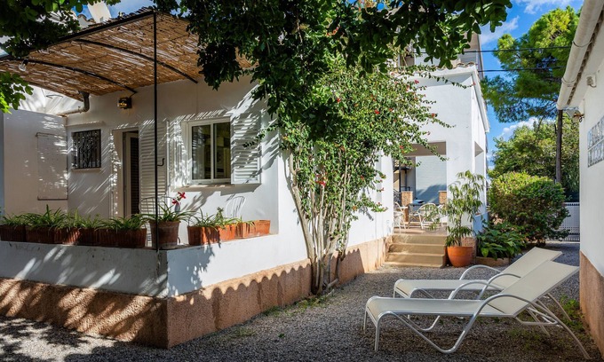Son Moll House | Holiday Home "Es Claper" with Wi-Fi, Garden & Terrace