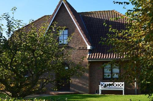 Midlum Apartment | Holiday home gray seal