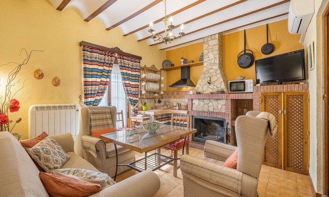 Hinojares House | Holiday Home 'Lavanda' with Mountain View, Wi-Fi and Air Conditioning