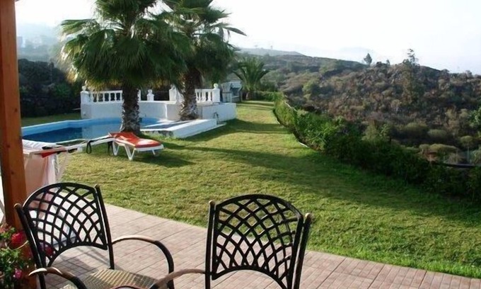 Chio Apartment | Holiday home on luxurious Finca with tennis court, pool and BBQ facilities