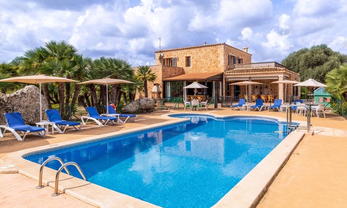 Muro House | Holiday Home 'Palmitos 1' with Sea View, Wi-Fi and Air Conditioning