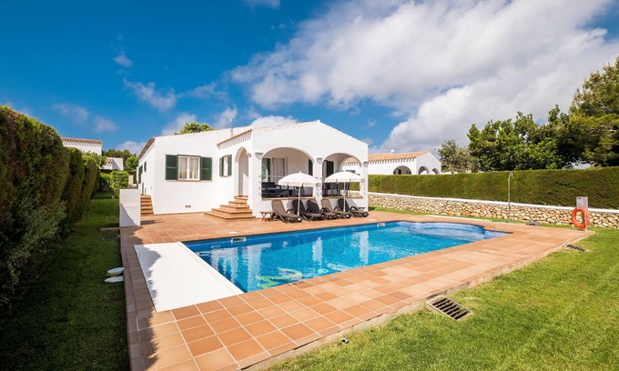 Torre Soli Nou House | Holiday Home "Villa Finesse" with Private Pool and Garden