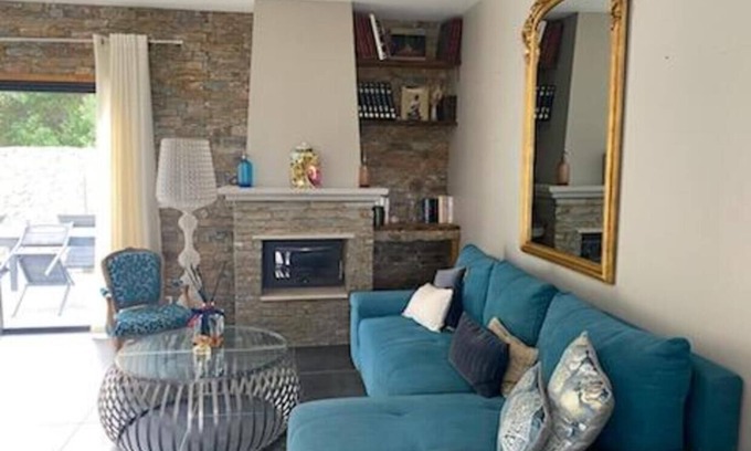 Borgo House | Holiday Home 'Villa Mia' with Mountain View, Wi-Fi and Air Conditioning